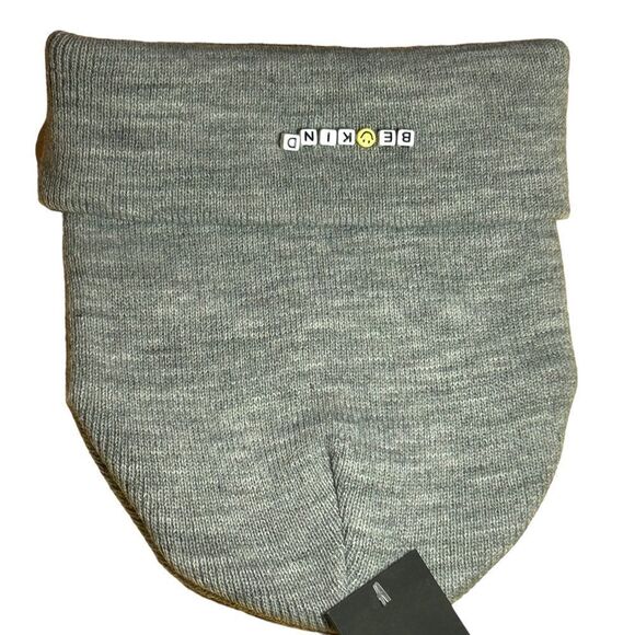 David and Young Be Kind Beaded Light Gray Knit Stretch Beanie Cap Winter Hat NWT - Picture 8 of 13